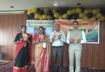 राधाकृष्ण शिक्षा समिति में शिक्षक दिवस पर पुस्तक “तुम अपने हो” का विमोचन