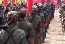 कांकेर में 21 माओवादी कैडर ने किया आत्मसमर्पण, हथियारों के साथ लौटे समाज की मुख्यधारा में