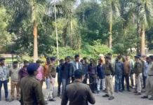 रायपुर में पुलिस की रातभर की सर्जिकल स्ट्राइक: 100 से ज्यादा स्थाई वारंटी आरोपी दबोचे”