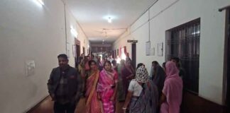 रामानुजनगर स्कूल प्रकरण पर बवाल, ABVP का हल्ला बोल – कलेक्टर कार्यालय का मेन गेट टूटा, SDM ने जताया आक्रोश