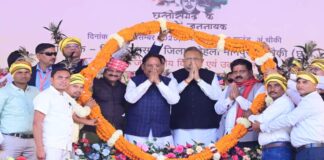 जनजाति गौरव दिवस पर मुख्यमंत्री साय का बड़ा बयान: “आदिवासी हित हमारी शीर्ष प्राथमिकता” — 475 करोड़ के विकास कार्यों की सौगात