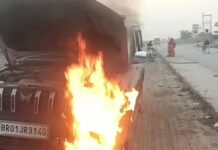 चंदौली में चलती स्कॉर्पियो बनी आग का गोला सवारों ने कूदकर बचाई जान, NH-19 पर मचा हड़कंप