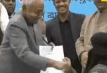 पटना में सरकारी कार्यक्रम बना विवाद का कारण, हिजाब पर टिप्पणी से घिरे मुख्यमंत्री