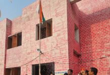 गणतंत्र दिवस पर कोहड़िया में राष्ट्रभक्ति का उफान, स्कूलों से जिला ऑटो संघ कोरबा तक लहराया तिरंगा, पार्षद नरेंद्र देवांगन के मुख्य आतिथ्य में हुआ ध्वजारोहण