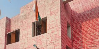 गणतंत्र दिवस पर कोहड़िया में राष्ट्रभक्ति का उफान, स्कूलों से जिला ऑटो संघ कोरबा तक लहराया तिरंगा, पार्षद नरेंद्र देवांगन के मुख्य आतिथ्य में हुआ ध्वजारोहण