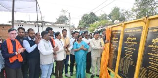 उद्योग मंत्री श्री लखन लाल देवांगन ने दर्री क्षेत्र क़े 5 शासकीय स्कूलों को नवीन भवन की दी सौगात, 2.30 करोड़ क़े विभिन्न विकास कार्यों की रखी नींव