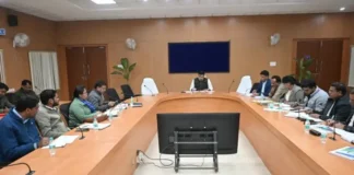 कलेक्टर का सख्त निर्देश: समय पर कार्यालय पहुंचकर ऑनलाइन बायोमेट्रिक हाजिरी करे दर्ज