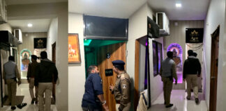 स्पा सेंटरों पर पुलिस की सख्ती, पांच प्रतिष्ठानों पर छापा, प्रबंधकों को नोटिस