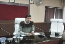 कोरबा: पीएम आवास योजना की समीक्षा में सख्ती, 9 कर्मियों का वेतन रोका