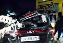 अंबिकापुर में रफ्तार का कहर: कार पलटने से दो युवकों की मौत, दो छात्राएं गंभीर
