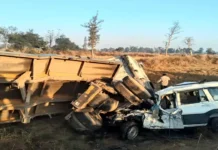 बलौदाबाजार में तेज रफ्तार का कहर, स्कॉर्पियो–ट्रेलर टक्कर में 6 लोग गंभीर