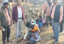 स्कूल जाते समय स्टंटबाजी पड़ी भारी, बाइक हादसे में दो छात्र गंभीर घायल