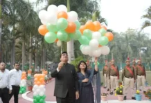 कोरबा: गणतंत्र दिवस पर कलेक्टर कुणाल दुदावत ने आवास परिसर में किया ध्वजारोहण