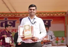 कोरबा में 77वें गणतंत्र दिवस समारोह में उत्कृष्ट सेवाओं का सम्मान, जनसंपर्क समन्वयक आशुतोष गौरहा हुए सम्मानित