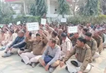 कोरबा में नगर सेना में उबाल: बर्खास्तगी से आहत जवान की आत्महत्या कोशिश, कार्रवाई की मांग पर धरना