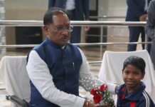 नारायणपुर में दिव्यांग आवासीय विद्यालय पहुंचे मुख्यमंत्री साय, बच्चों से संवाद कर बस देने की घोषणा