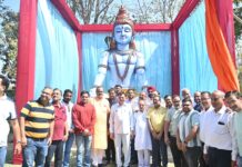 18 फीट ऊंचे शिव प्रतिमा का उद्योग मंत्री श्री लखन लाल देवांगन ने पूजन अर्चना कर किया अनावरण, विभिन्न धार्मिक अनुष्ठानों में हुए सम्मिलित