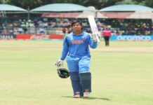 अंडर-19 वर्ल्ड कप फाइनल में भारत का धमाका, इंग्लैंड के सामने 412 रन का पहाड़ जैसा लक्ष्य