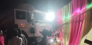 बारात में मातम: अनियंत्रित ट्रक ने डीजे पर नाच रहे लोगों को रौंदा, चार महिलाएं घायल