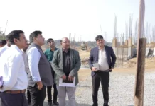 निर्माण कार्यों में लापरवाही पर कलेक्टर सख्त, निरीक्षण के दौरान ठेकेदार को नोटिस के निर्देश