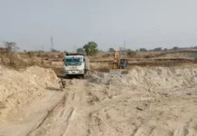 अवैध खनन पर जिला प्रशासन की बड़ी कार्रवाई, 9 वाहन जब्त और 700 घनमीटर रेत सीज