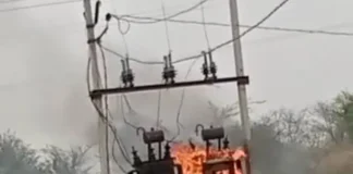 ट्रांसफार्मर में शॉर्ट सर्किट से भड़की आग, कार जलकर खाक; कटघोरा में रातभर दहशत