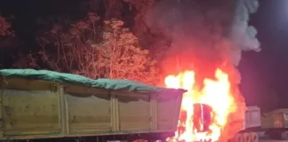 कोरबा के अशोक वाटिका में कोयले से भरी गाड़ी में लगी आग, टला बड़ा हादसा