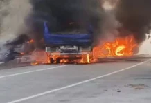 कोरबा में भीषण सड़क हादसा: कोयला ट्रेलर और सीमेंट ट्रक की टक्कर के बाद आग, चालक की दर्दनाक मौत