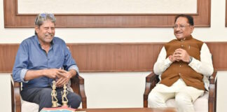 मुख्यमंत्री विष्णु देव साय से पूर्व कप्तान कपिल देव की मुलाकात, खेल विकास पर हुई चर्चा