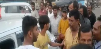 कोरबा के टीपी नगर में सड़क पर बवाल: कार सवार युवकों और ऑटो चालक में मारपीट, वीडियो वायरल
