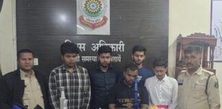 राजकिशोर नगर में अवैध हुक्का बार पर पुलिस का छापा संचालक समेत पांच युवक गिरफ्तार, तंबाकू फ्लेवर और नगदी जब्त
