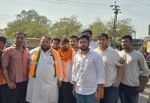 कोसाबाड़ी चौक पर ऐतिहासिक स्वागत: युवा मोर्चा जिलाध्यक्ष वैभव शर्मा और महामंत्री मोंटी पटेल के आगमन से गूंजा माहौल