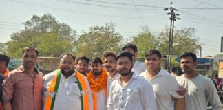 कोसाबाड़ी चौक पर ऐतिहासिक स्वागत: युवा मोर्चा जिलाध्यक्ष वैभव शर्मा और महामंत्री मोंटी पटेल के आगमन से गूंजा माहौल