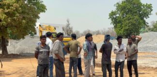 मेडिकल कॉलेज निर्माण स्थल पर बड़ा हादसा, ट्रेलर पलटने से मजदूर की मौत