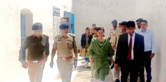 जिला जेल बैकुण्ठपुर का तिमाही निरीक्षण, बंदियों की सुविधाओं और भोजन की गुणवत्ता की जांच