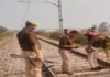 ट्रैक पर रखा भारी पाइप, लोको पायलट की सूझबूझ से टला बड़ा रेल हादसा; चोर की अजीब योजना सुन हैरान रह गए अधिकारी