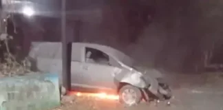 कोरबा में सड़क किनारे खड़ी कार में लगी भीषण आग, देर रात मचा हड़कंप