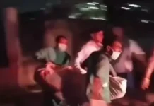 बेहद दर्दनाक हादसा: मौत के बाद भी नहीं मिली इंसानियत: शवों को वैन में फेंकने का वीडियो वायरल