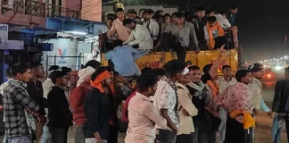 बड़ा हादसा टला: ट्रेलर में 200 से ज्यादा यात्रियों के साथ पकड़ा चालक गिरफ्तार