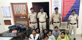 आरपीएफ की बड़ी कार्रवाई: ट्रेन में अवैध वसूली करने वाले 12 किन्नर पकड़े गए