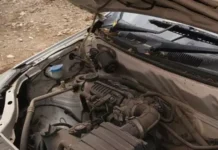 बढ़ीं कार बैटरी चोरी की घटनाएं, शीशा तोड़कर बदमाशों ने फिर दिया वार