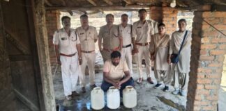 आबकारी विभाग की बड़ी कार्रवाई: 81 हजार रुपये की अवैध महुआ शराब और लाहन जब्त