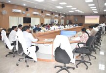 डीएमएफ और विभागीय योजनाओं के कार्यों में तेजी लाने के निर्देश