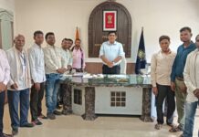 कोरबा जिले के प्रगतिशील मत्स्य कृषकों का अध्ययन भ्रमण सफल, कलेक्टर से की मुलाकात