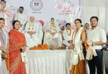 बांकीमोंगरा नगर पालिका अध्यक्ष श्रीमती सोनी विकास झा कबीर भवन में आयोजित संत सम्मेलन में हुईं शामिल