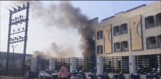 रायपुर में होटल में भीषण आग, मची अफरा-तफरी स्टोर रूम से उठी लपटें पहली मंजिल तक पहुंचीं, दमकल की टीम मौके पर