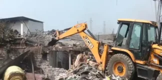 कोरबा में अवैध कबाड़ कारोबार पर निगम की बड़ी कार्रवाई, कई ठिकानों पर चला बुलडोजर