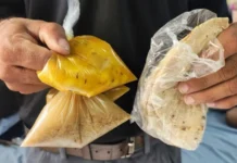 अस्पताल में लापरवाही, मरीजों को पॉलीथिन में परोसा जा रहा गर्म भोजन