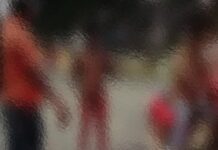 KORBA में शर्मनाक घटना: युवक को नग्न कर सड़क पर दौड़ाया, मारपीट का वीडियो वायरल, पुलिस तक नहीं पहुंची शिकायत