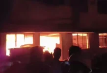 प्लास्टिक फैक्ट्री में भीषण आग, कर्मचारियों को सुरक्षित निकाला गया, भारी नुकसान की आशंका